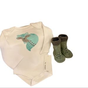 Gorgeous Baby shower gift with matching crochet booties